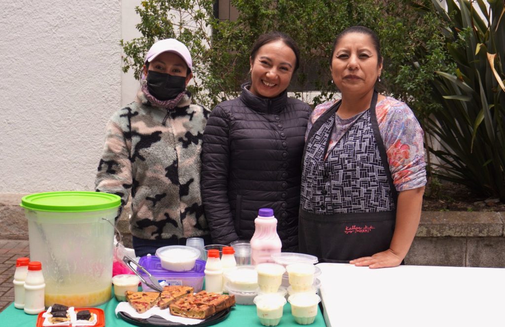 Liliana Marín, Artésana lechero, Gualaceo.jpg